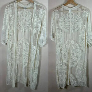Cream Lace 3/4 Sleeve Tunic Top
